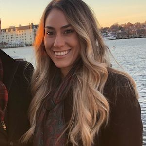 Meet your Posher, Nicole